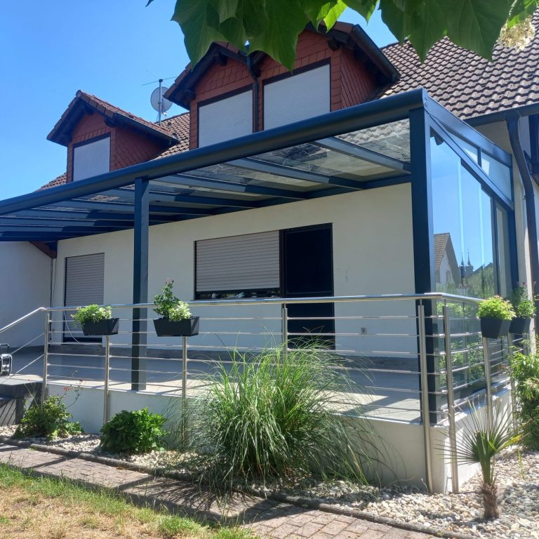 Carport Überdachung mit Wind und Wetterschutz